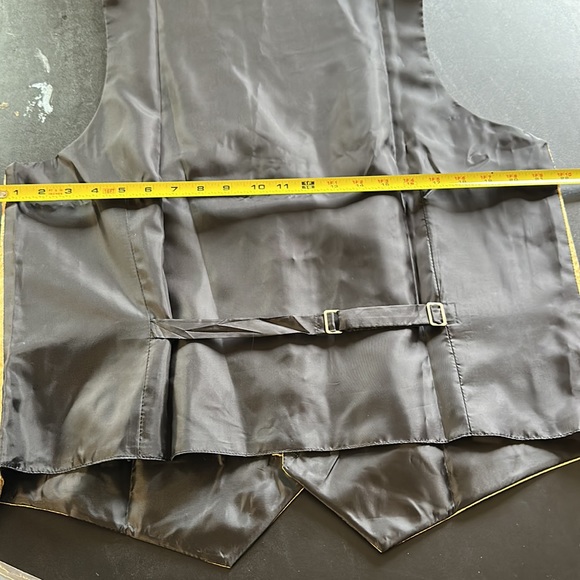 NWT Men’s vest set with tie, cuff links & handkerchief. - Picture 7 of 8